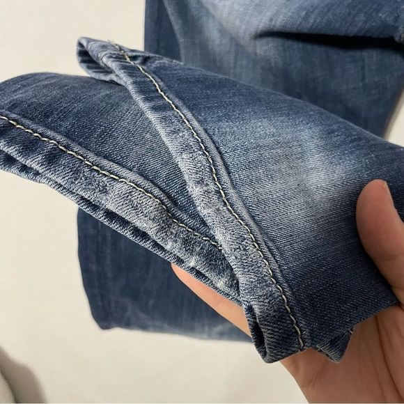 29 X 31 Miss Me Wings Embellished Straight Blue Jeans - Picture 9 of 14